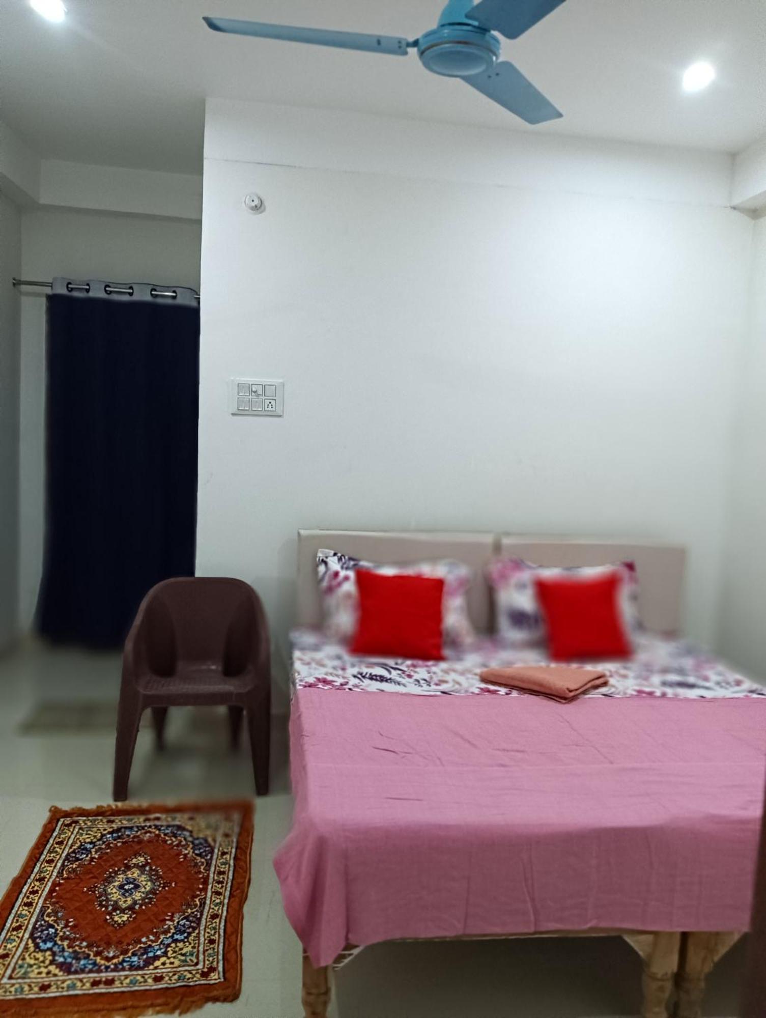 Kedar Guest House Ayodhya Екстериор снимка