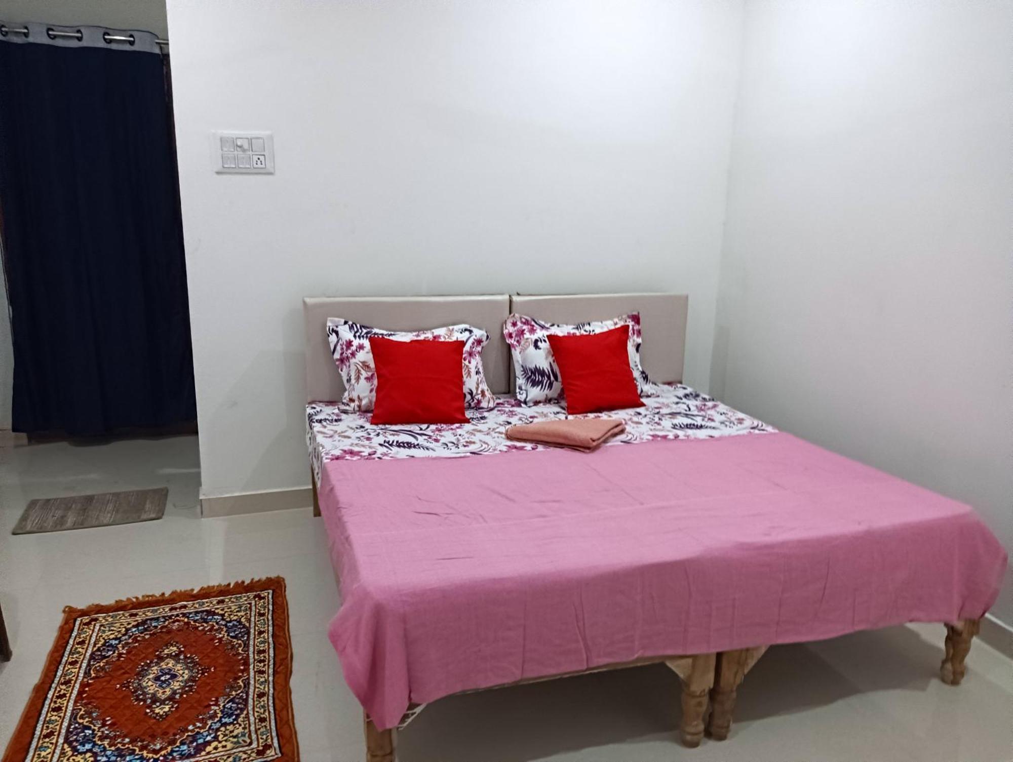 Kedar Guest House Ayodhya Екстериор снимка