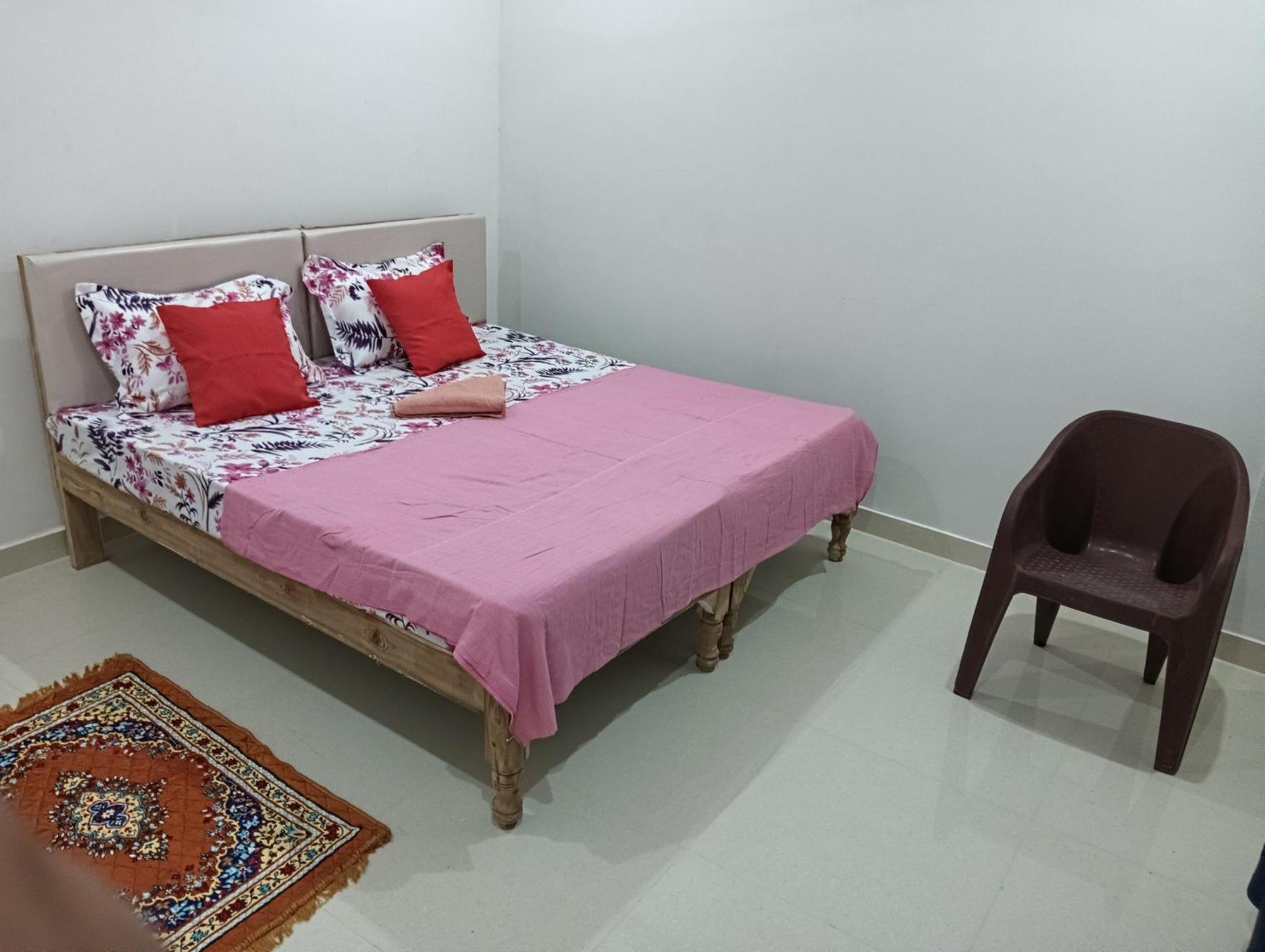 Kedar Guest House Ayodhya Екстериор снимка